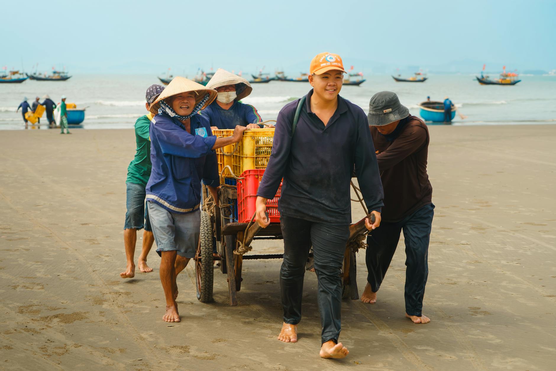 Minh họa việc ghi chú ngân sách và lịch sử chơi để quản lý vốn