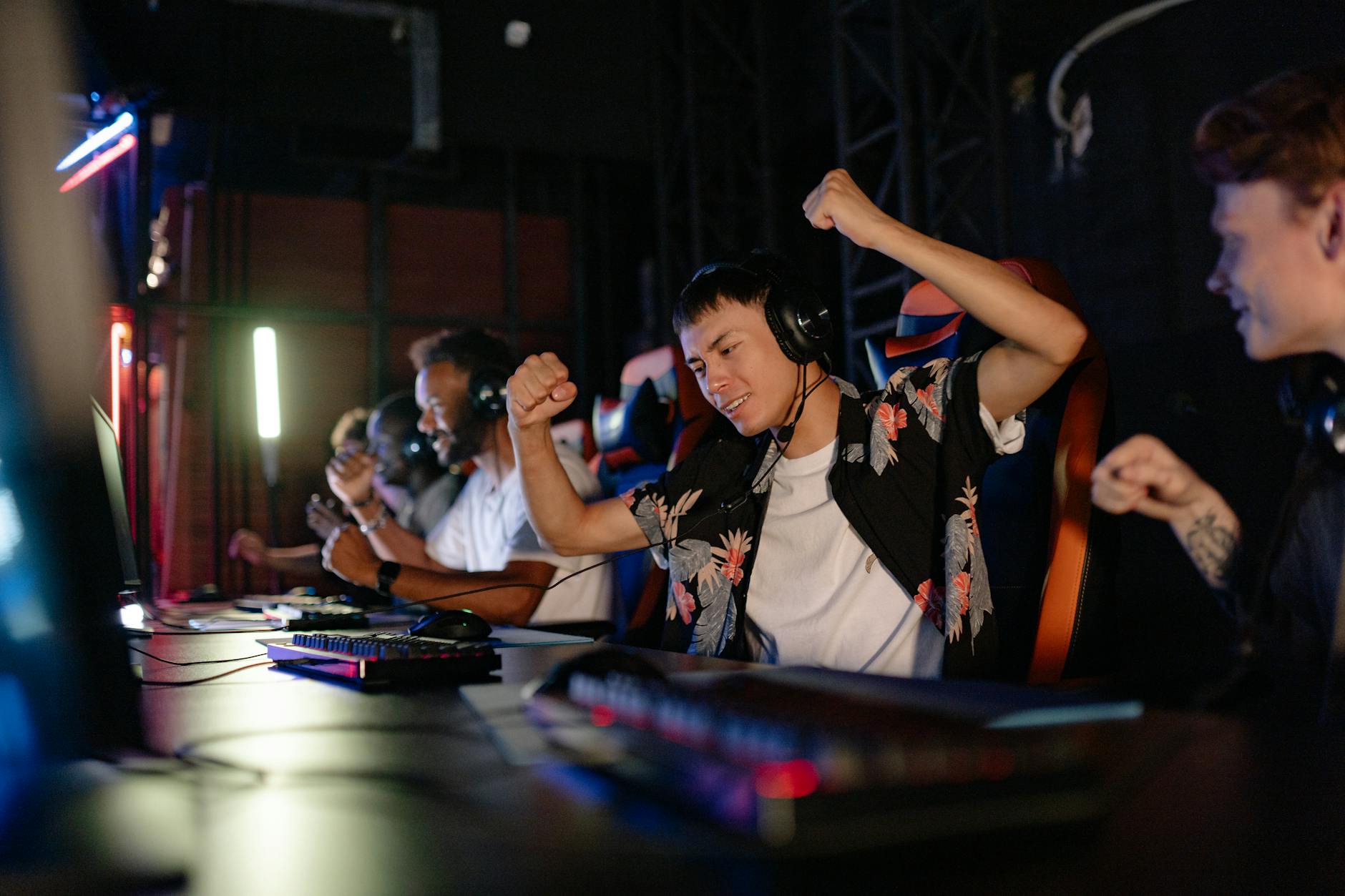 Khung cảnh phân tích chiến thuật game MOBA e-sport